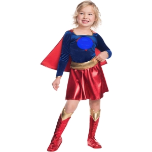 Costume Super Man pour petite fille avec un cap porté par une fille à la mode