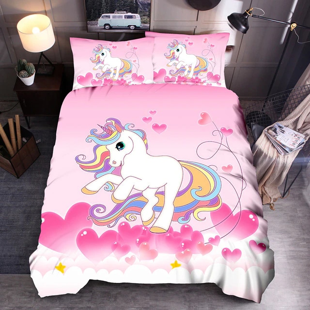 Parure de lit à motif licorne pour fille rose dans une maison