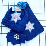 Ensemble écharpe et bonnet bleu avec Elsa la Reine des neiges pour filles complet avec gants et écharpe. Bonne qualité et très confortable