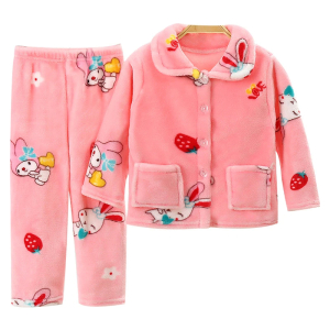 Pyjama polaire à motifs fraise et lapin pour filles. Bonne qualité et très confortable