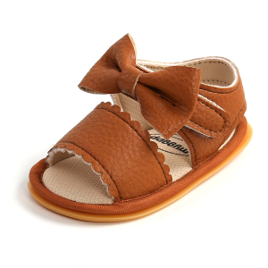 Sandale pour enfant marron avec nœud papillon