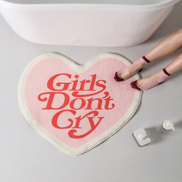 Tapis de chambre fille rose en forme de cœur "Girl don't Gry" 4e5b2dfb 1b1e 424d 8a03 f270baedab8d