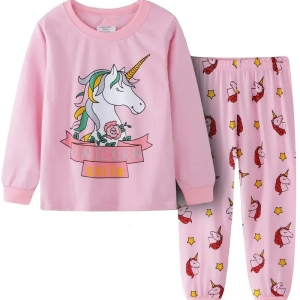 Pyjama rose imprimé licorne composé d'un t-shirt à manches longues et d'un pantalon