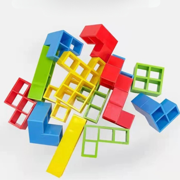 Jeu Montessori d'équilibre avec pièces à empiler pour fille IMG 10 23 jeu montessori equilibre pieces empiler fille 3