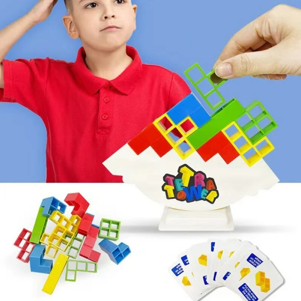 Jeu Montessori d'équilibre avec pièces à empiler pour fille IMG 10 23 jeu montessori equilibre pieces empiler tetris 3