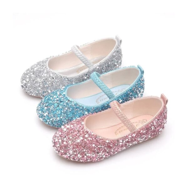 Trois ballerines étincelantes pour fille, décorées de paillettes argentées, bleues et roses, avec une bride élastique pour un maintien parfait.