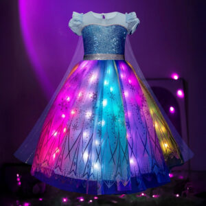 Déguisement illuminée Elsa Reine des Neiges éclairant de toutes les couleurs sur un fond violet foncé