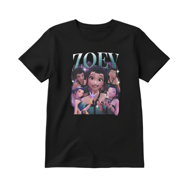 T-shirt fille K-pop Demon Hunters noir motif Zoey avec son nom écrit au-dessus. Sur fond blanc.