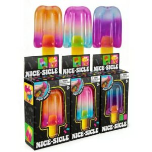 3 boites noires Needoh avec l'intérieur des squishy anti-stress en forme de glaces colorées. Au-dessus des boites on voit les 3 modèles exposés
